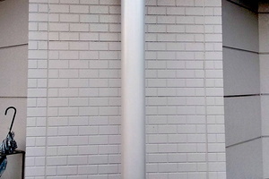 Wall with pipe